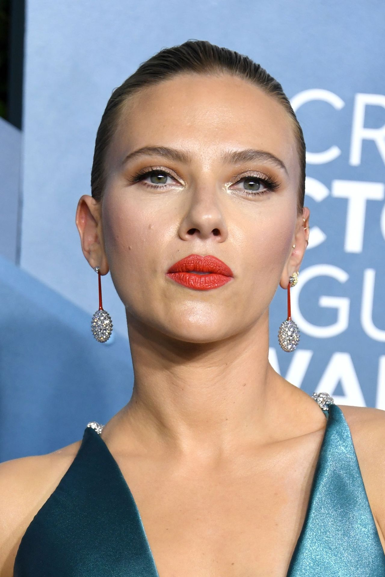 Scarlett Johansson Looks Stunning At The Sag Awards 0011
