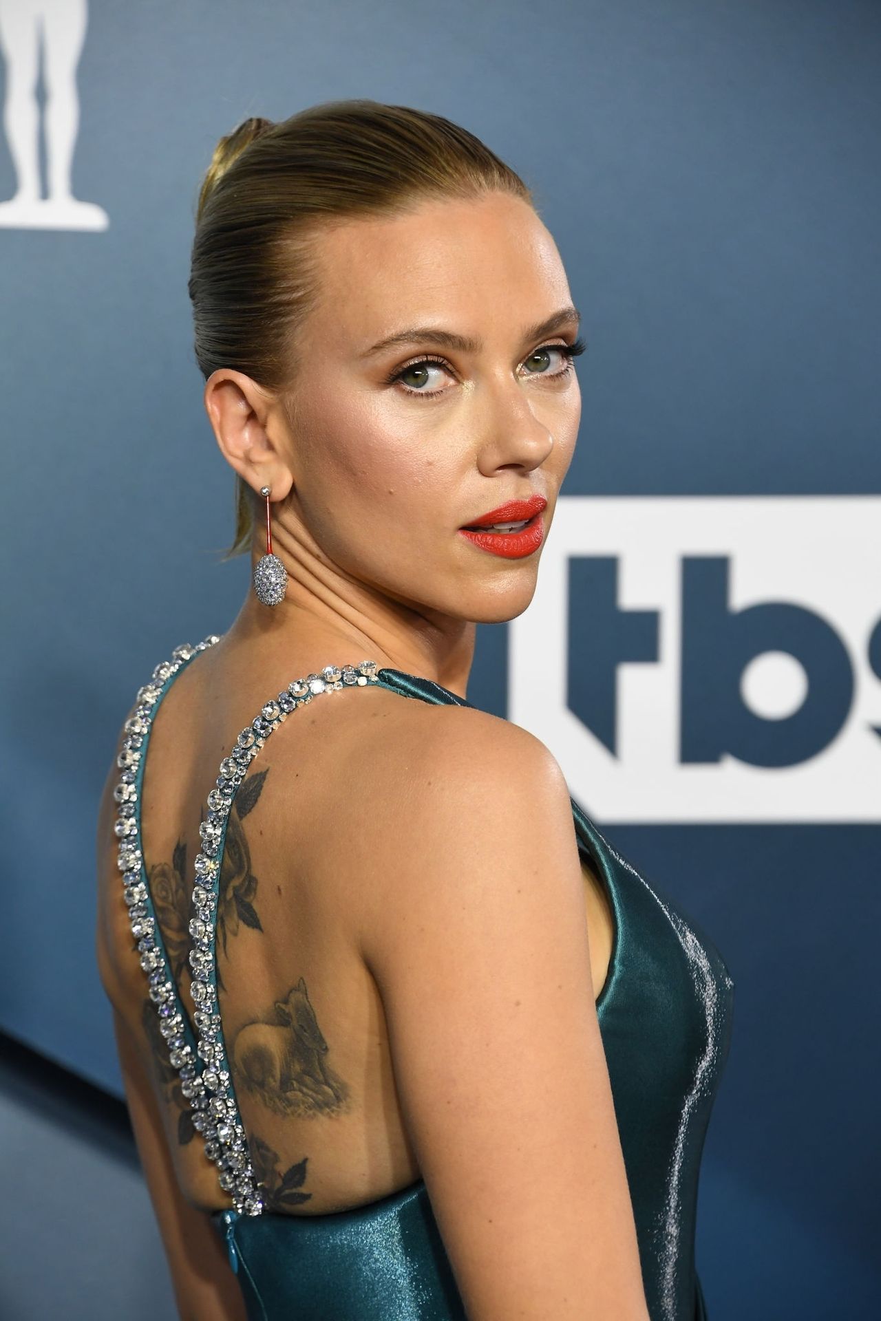 Scarlett Johansson Looks Stunning At The Sag Awards 0013