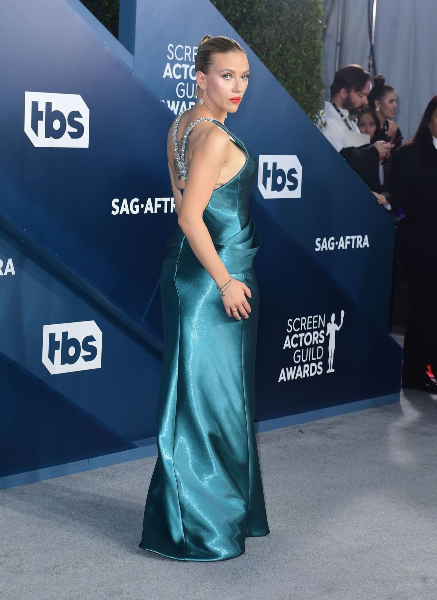 Scarlett Johansson Looks Stunning At The Sag Awards 0015