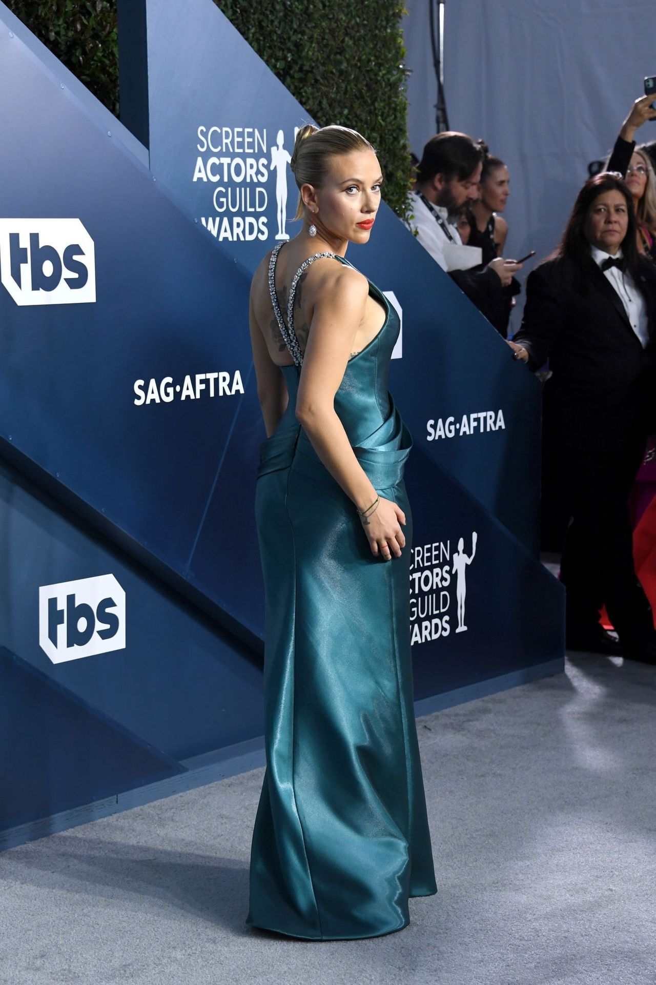 Scarlett Johansson Looks Stunning At The Sag Awards 0024