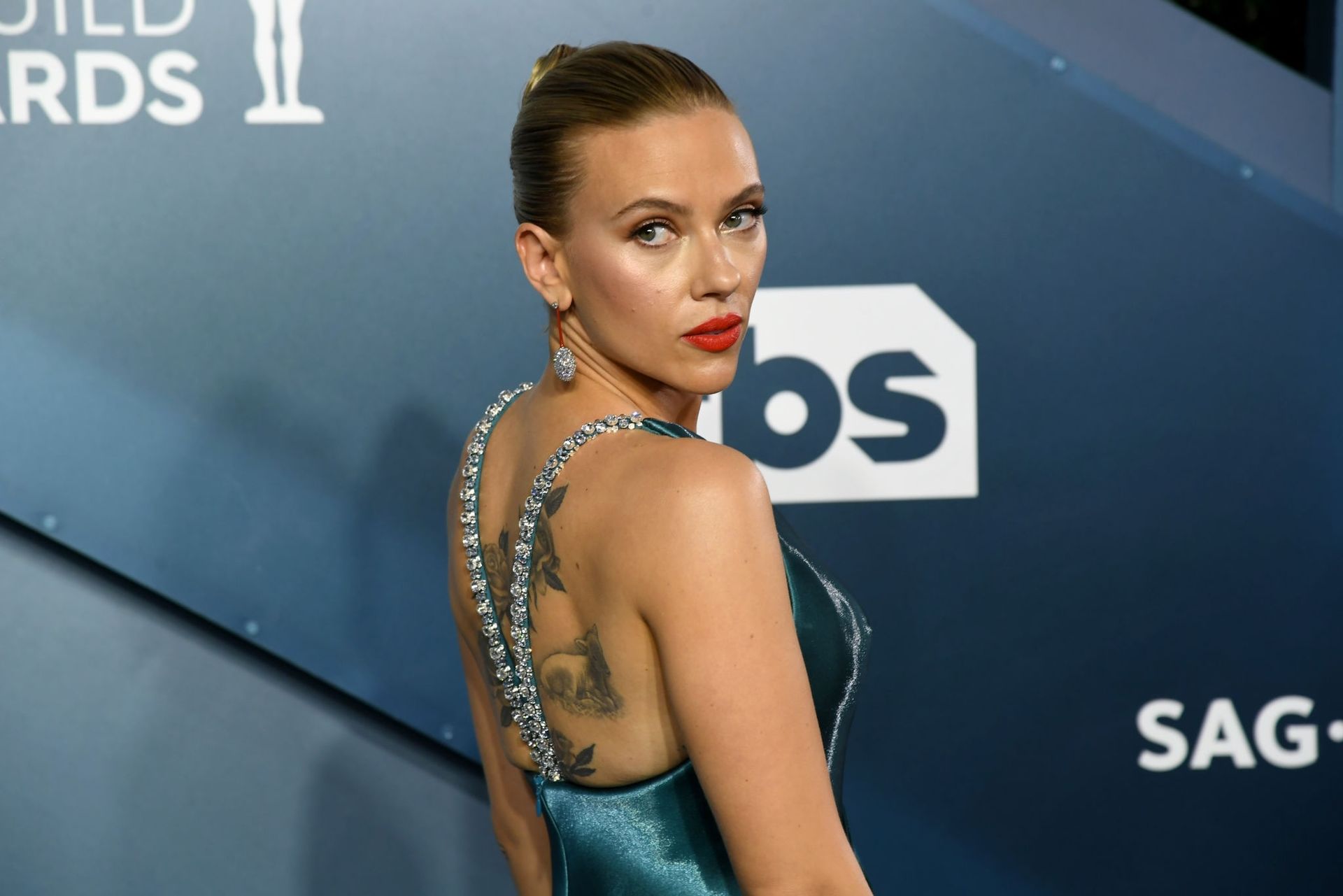 Scarlett Johansson Looks Stunning At The Sag Awards 0035