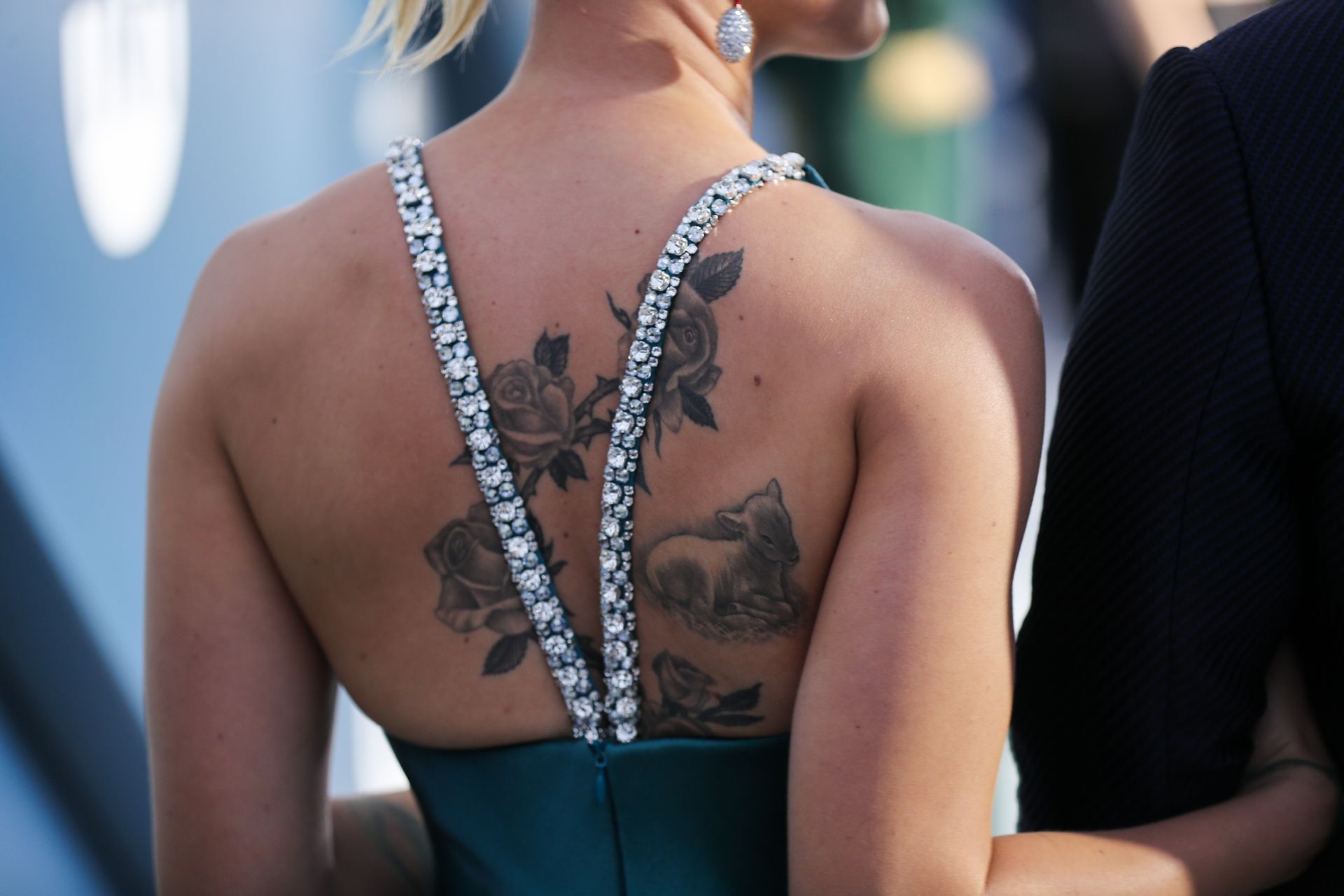Scarlett Johansson Looks Stunning At The Sag Awards 0128