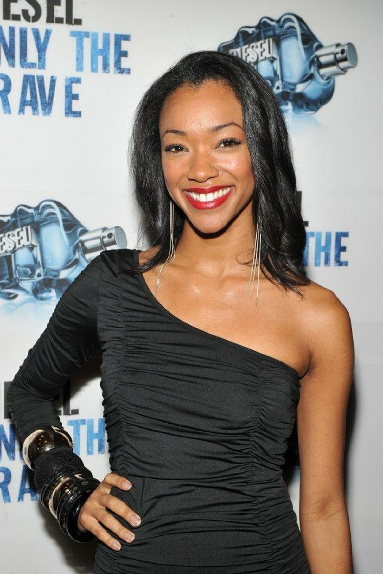 Check out Sonequa Martin-Green’s non-nude hot photos from the events: 2018 ...