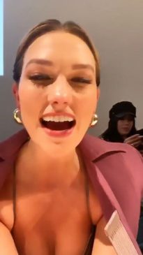 Karlie Kloss Shows Her Cleavage on Instagram (7 Pics)
