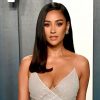 Shay Mitchell Shows Her Cleavage & Sexy Legs At The 2020 Vanity Fair Oscar Party 0001