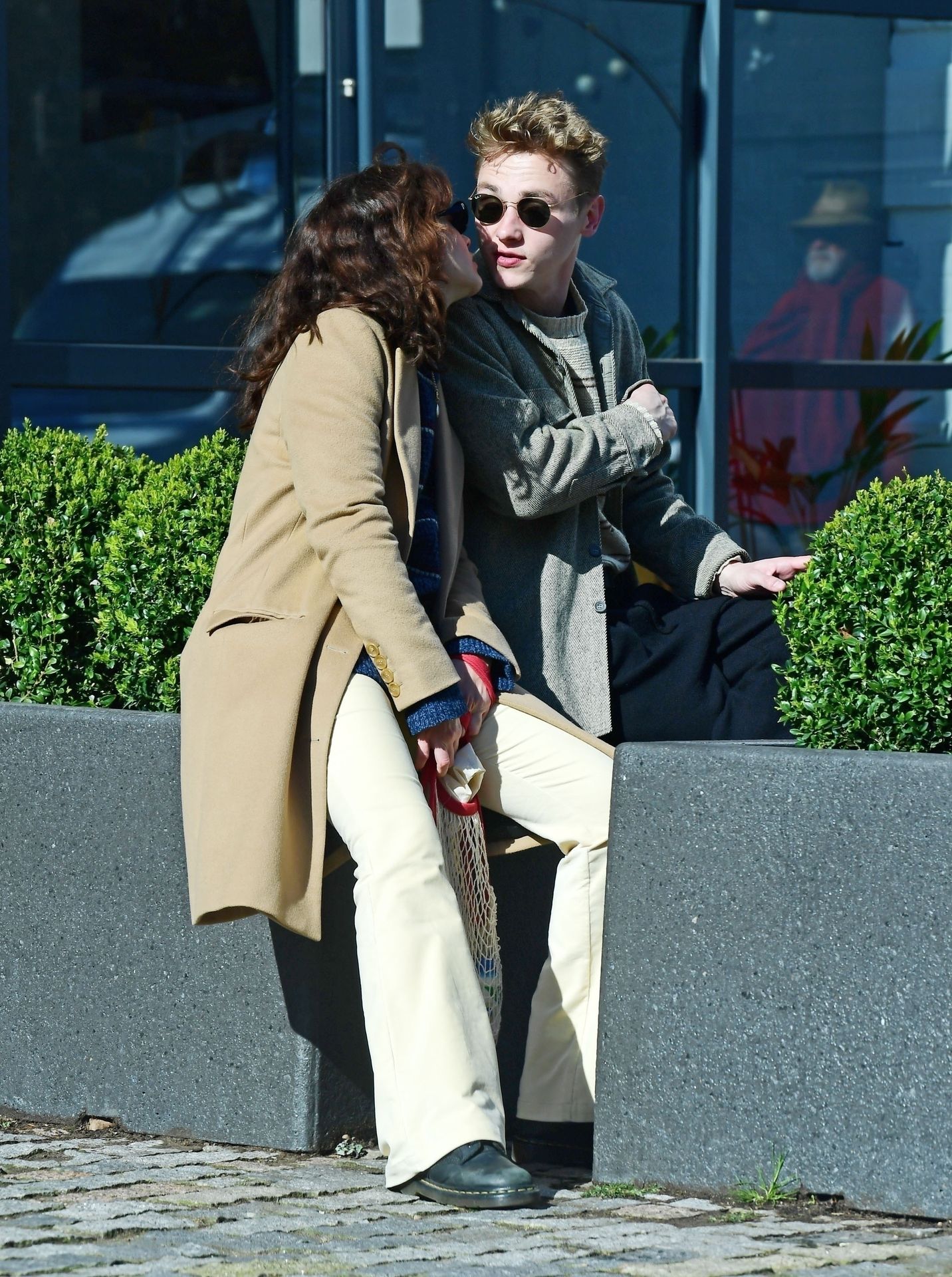 Ben Hardy & Olivia Cooke Out For A Romantic And Affectionate Stroll In Primrose Hill 0013