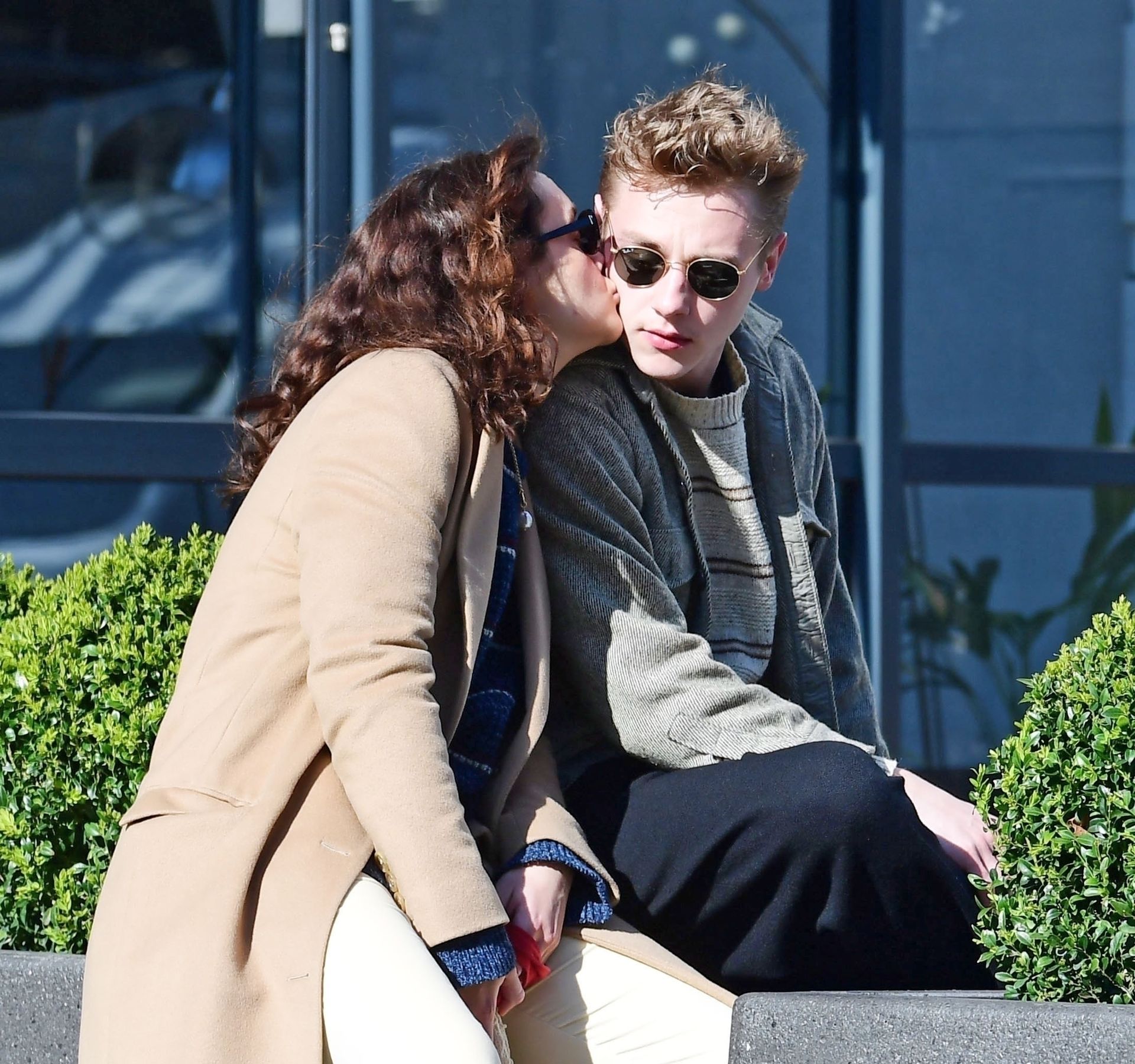 Ben Hardy & Olivia Cooke Out For A Romantic And Affectionate Stroll In Primrose Hill 0016