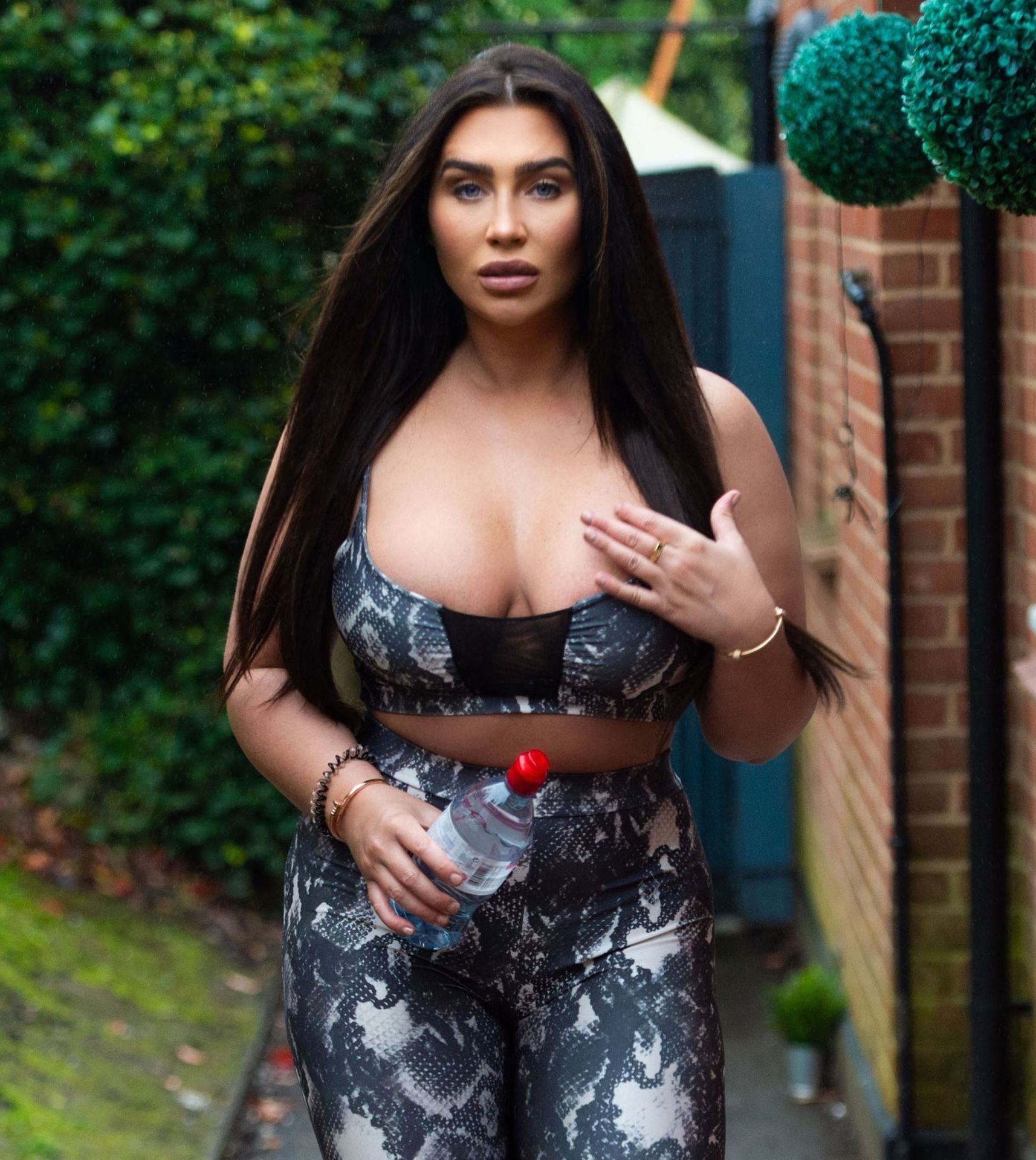 Lauren Goodger Is Seen Leaving Her House To Head Out For An Exercise Session 0009