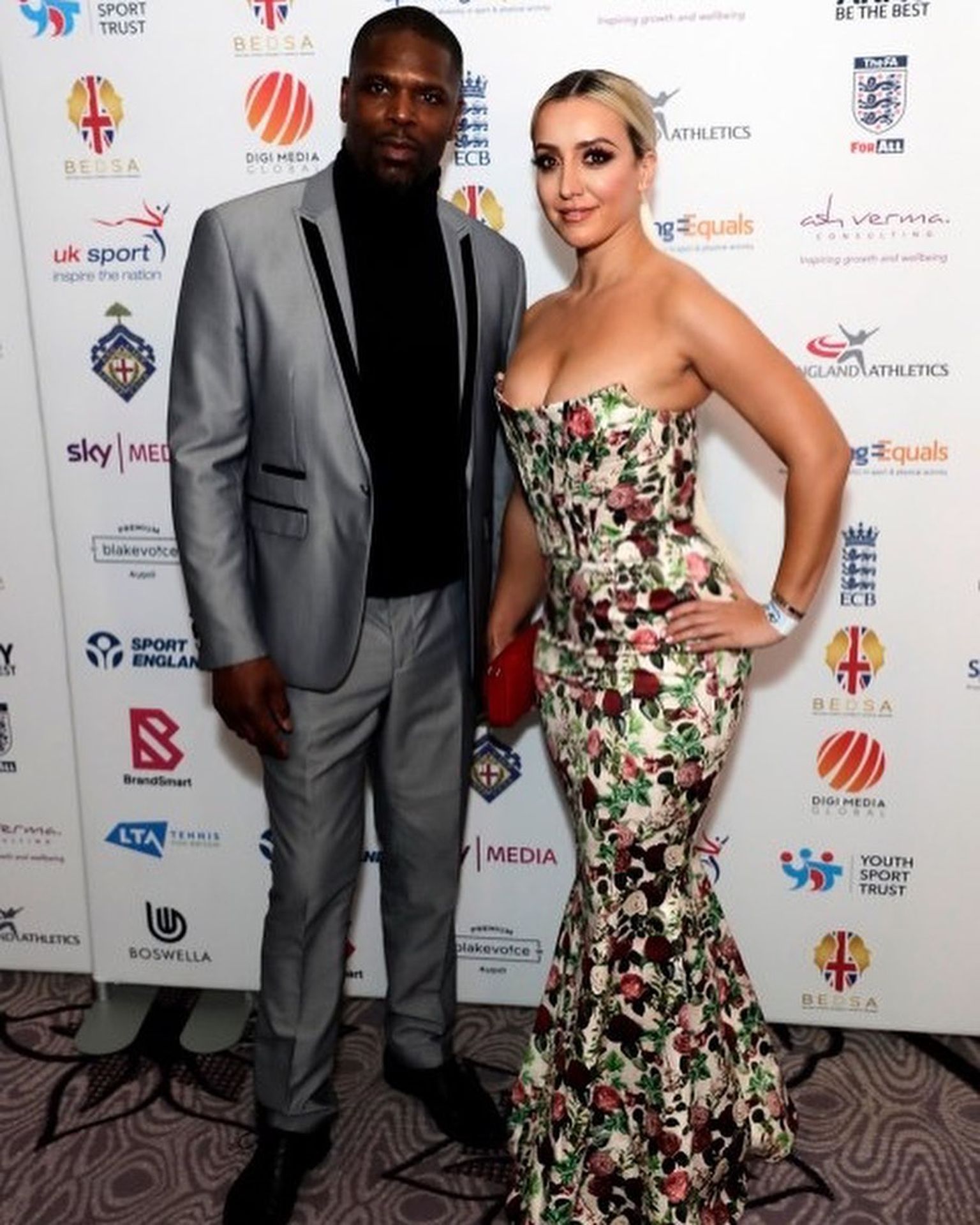 Melissa Takimoglu Shows Her Cleavage At The British Ethnic Diversity Sports Awards 0012