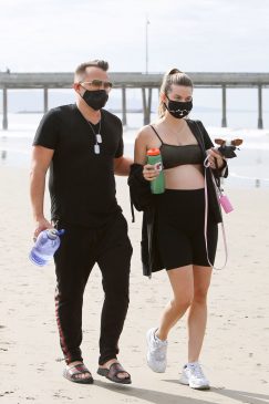 Rachel McCord Wears a Mask and Shows Off her Baby Bump at the Beach