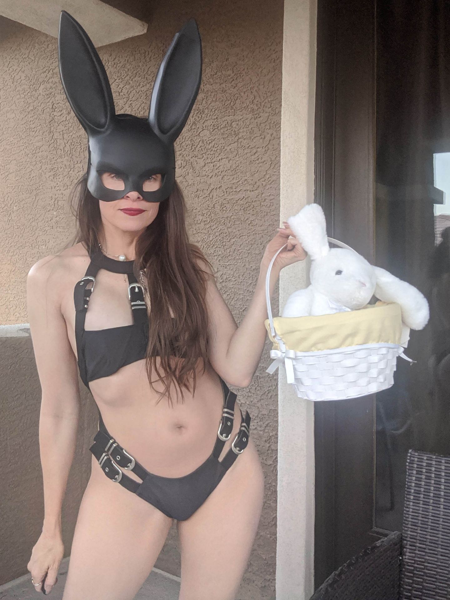 Alicia Arden’s Sexy Easter Weekend Begins Alone 0006