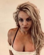 Britney Spears Sexy Cleavage Thefappening