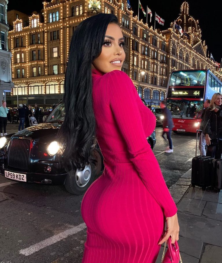 Chloe Saxon Nude & Sexy TheSexTube