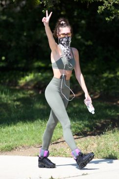 Delilah Belle Hamlin – Sexy Ass in Leggings Out
