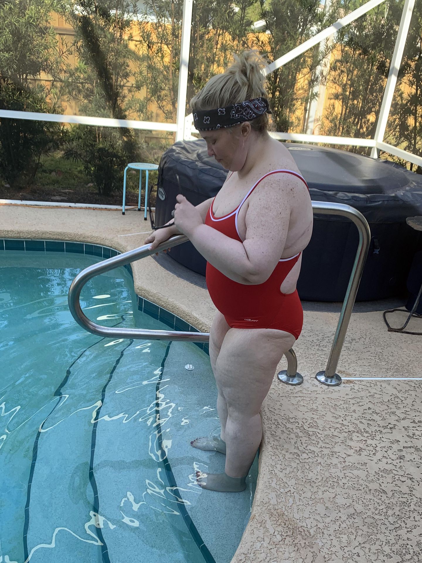 Mama June takes inspiration from Pamela Anderson, as she goes for a swim in...