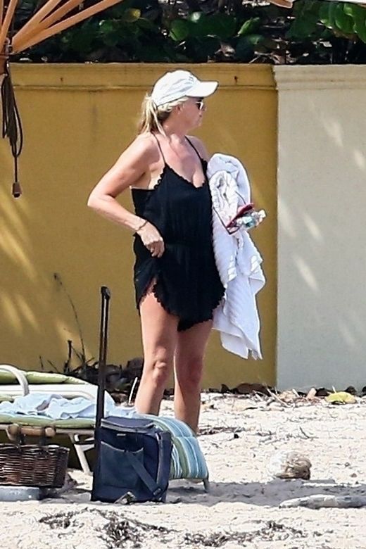 Penny Lancaster Gets A Little Beach Time Outside Of Quarantine 0001