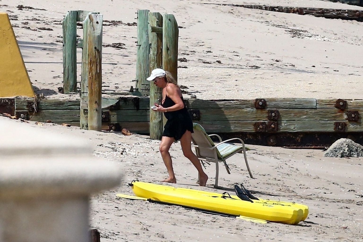 Penny Lancaster Gets A Little Beach Time Outside Of Quarantine 0004.