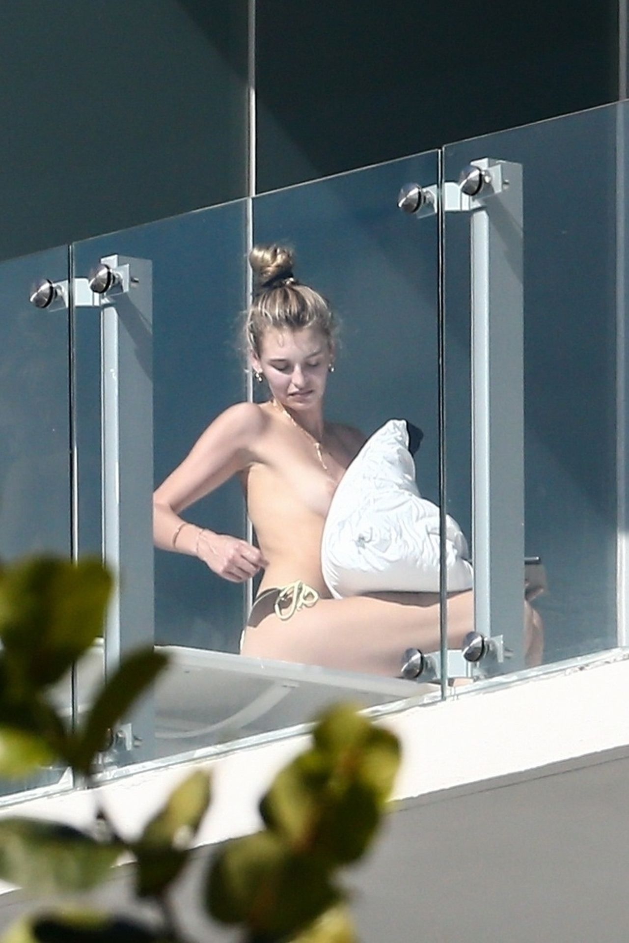 Roosmarijn De Kok Sunbathes Topless In Miami 0001