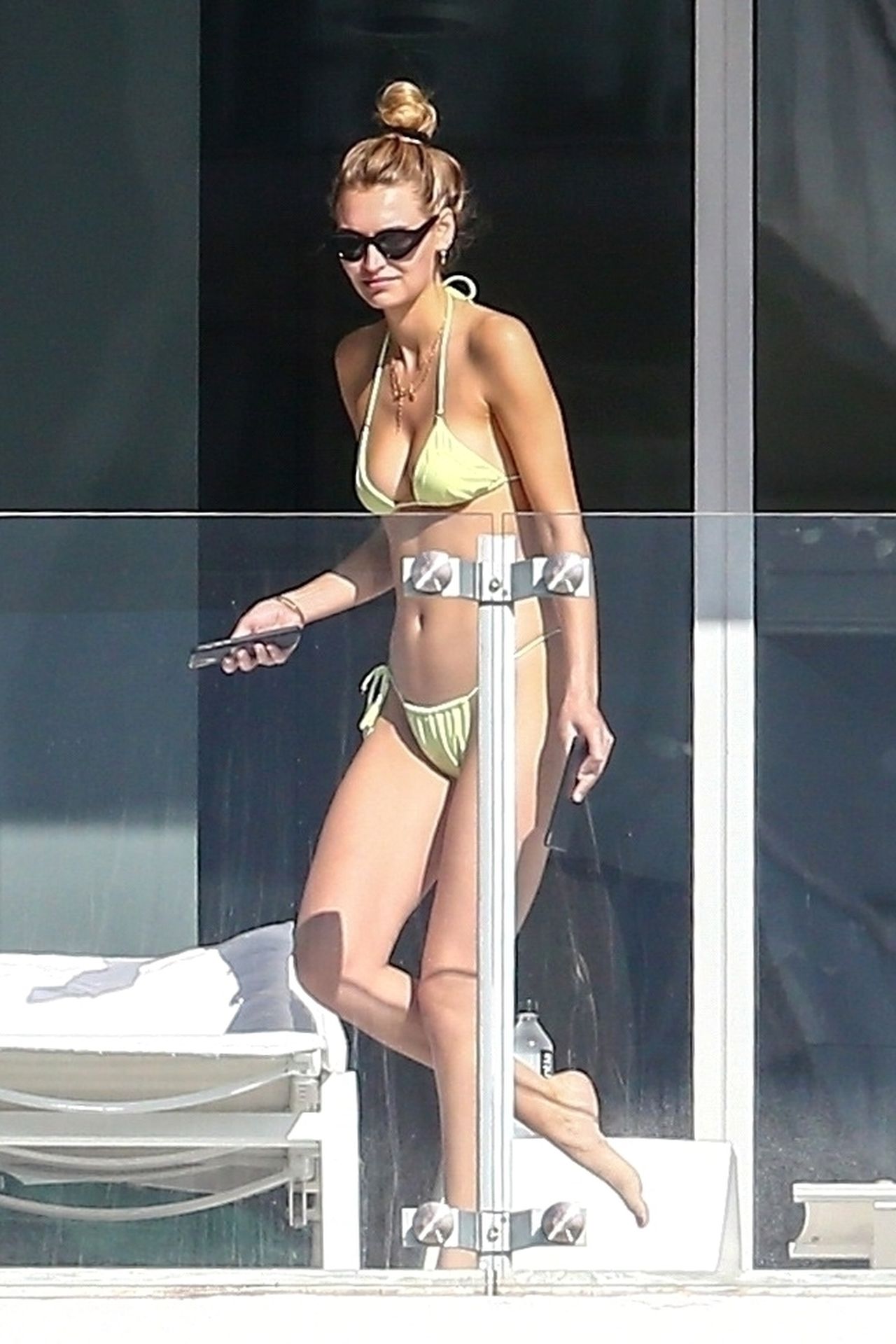 Roosmarijn De Kok Sunbathes Topless In Miami 0005