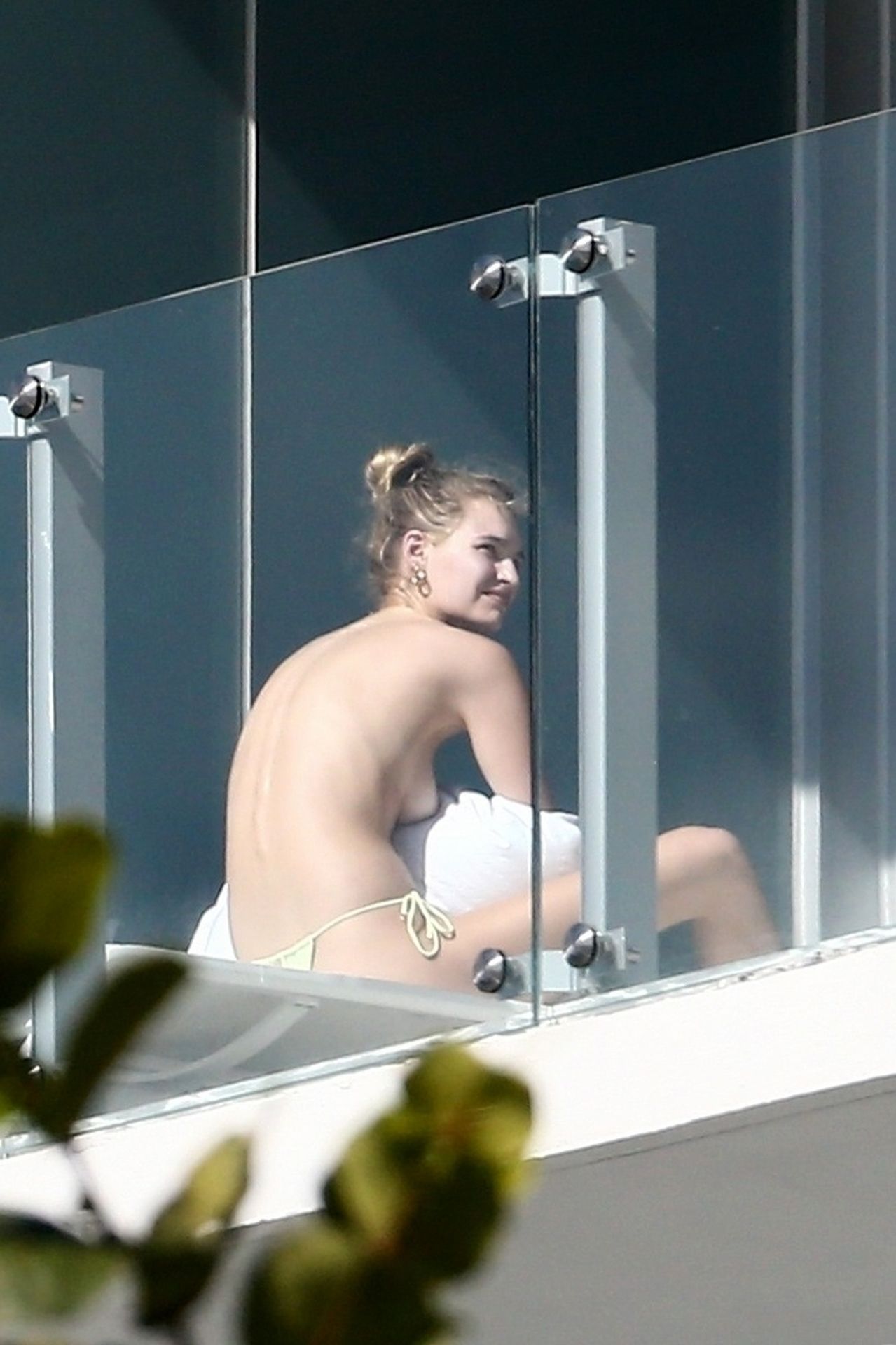 Roosmarijn De Kok Sunbathes Topless In Miami 0018
