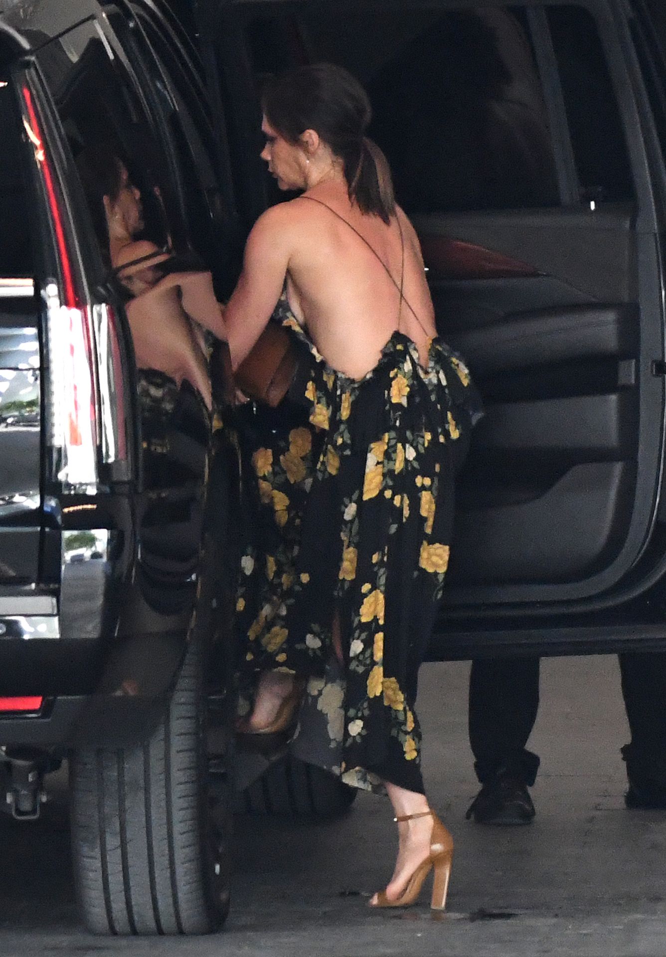 Victoria Beckham Wears A Backless Dress As She Goes Luxury Apartment Hunting In Miami 0028