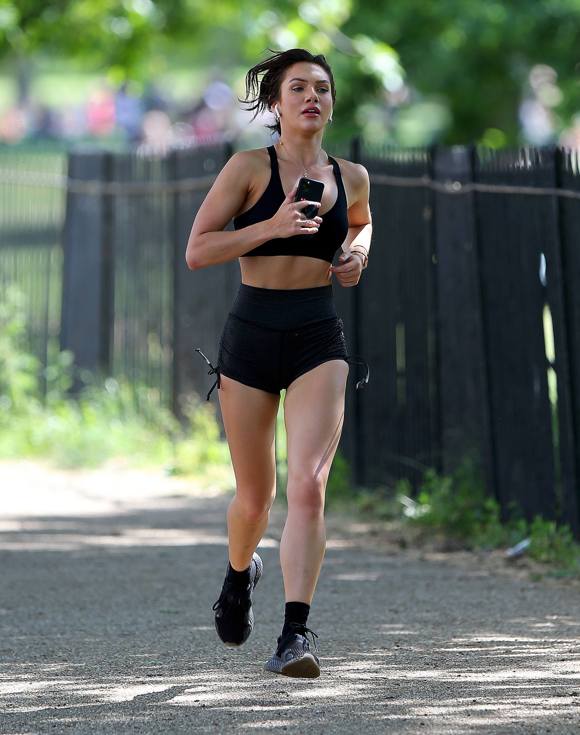 Alexandra Cane – Sexy Body In Shorts And Sports Bra Out In London 0002