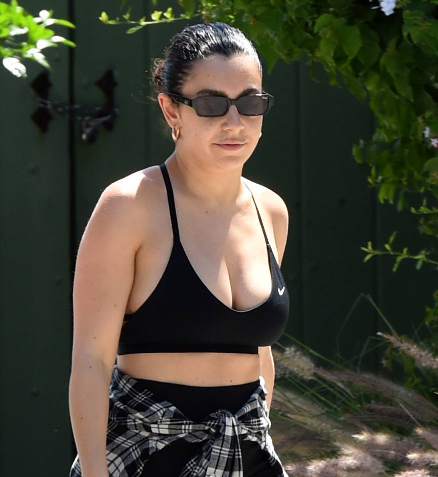 Charli Xcx – Sexy Boobs In Sports Bra Out In Los Angeles 0018