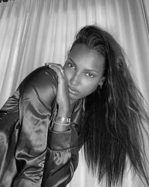 Jasmine Tookes – Beautiful Boobs in Sexy Braless Photoshoot