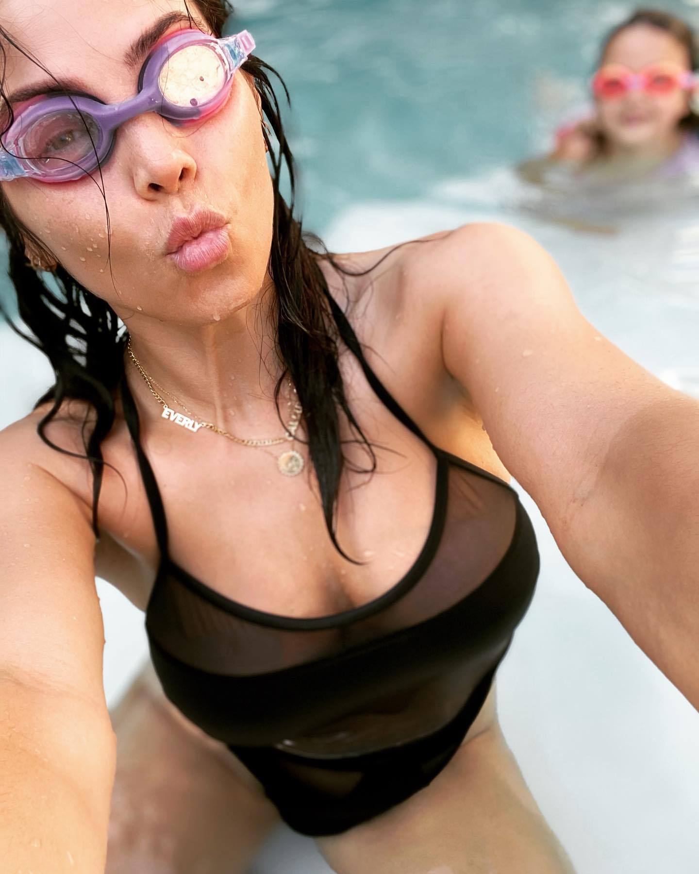 Jenna Dewan Sexy Boobs In Black Swimsuit