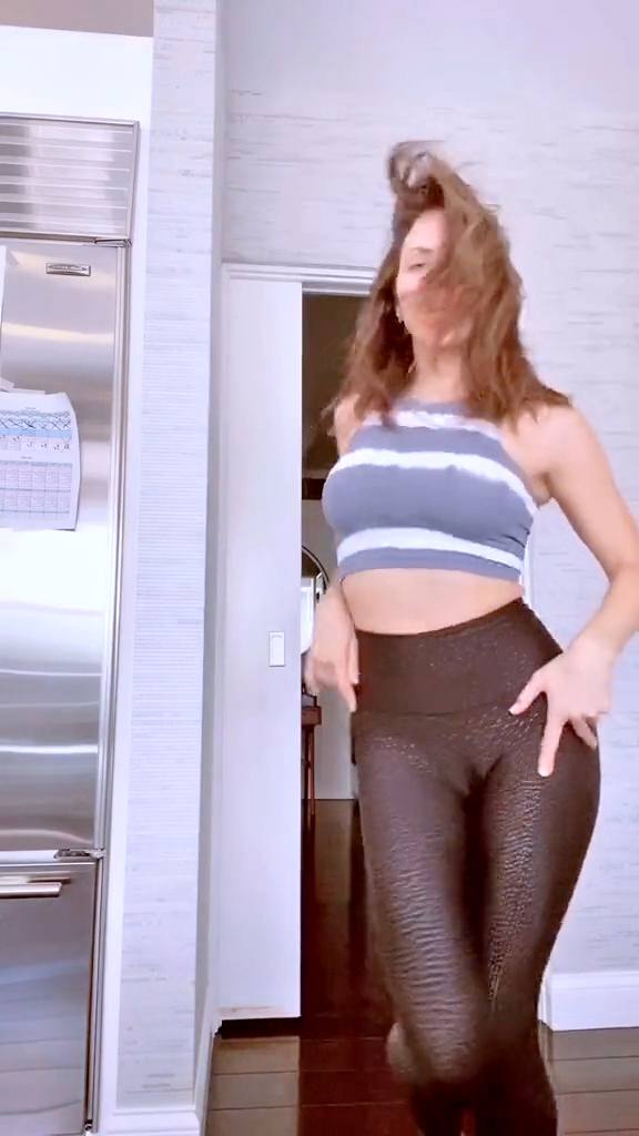 Katharine Mcphee – Sexy Ass And Big Cameltoe In Hot Dancing Video 0007