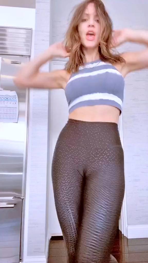 Katharine Mcphee – Sexy Ass And Big Cameltoe In Hot Dancing Video 0009