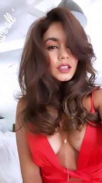 Vanessa Hudgens – Beautiful Big Cleavage in Sexy Red Dress