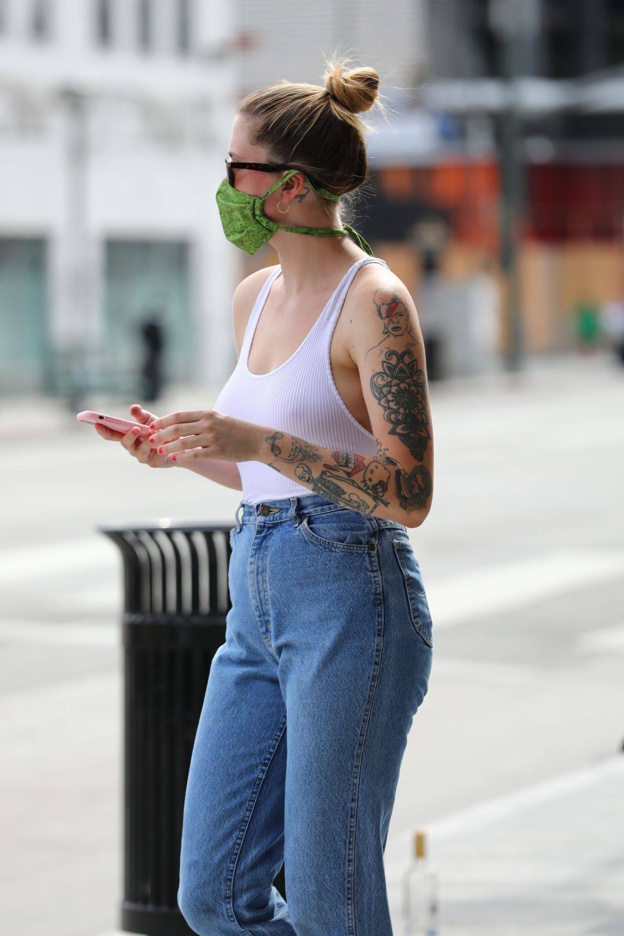Ireland Baldwin – Sexy Braless Boobs In White Top Out In Hollywood 0022
