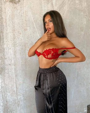 Nicole Borda – Sexy Big Boobs in Red Bra Photoshoot