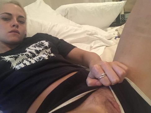 Kristen Stewart Nude Leaks (6 Photos and Masturbating Video)
