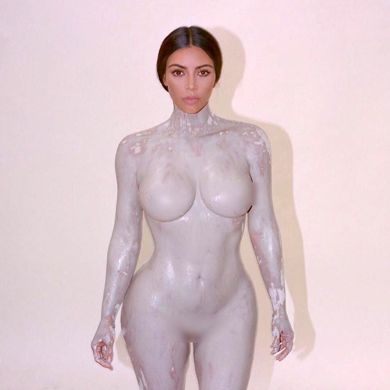 Kim Kardashian Nude And Sexy 0130