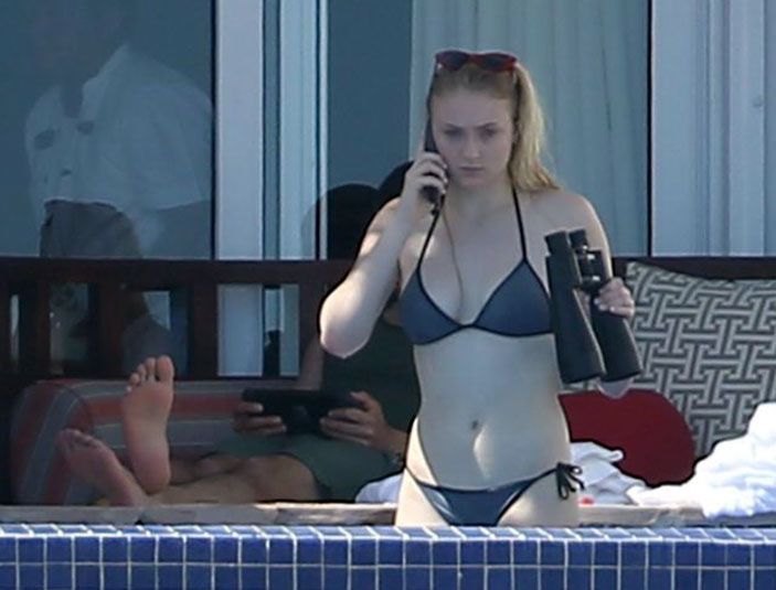 Sophie Turner Nude & Sexy 0277