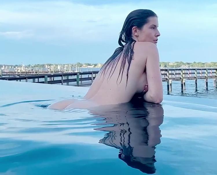 Amanda cerny naked pictures