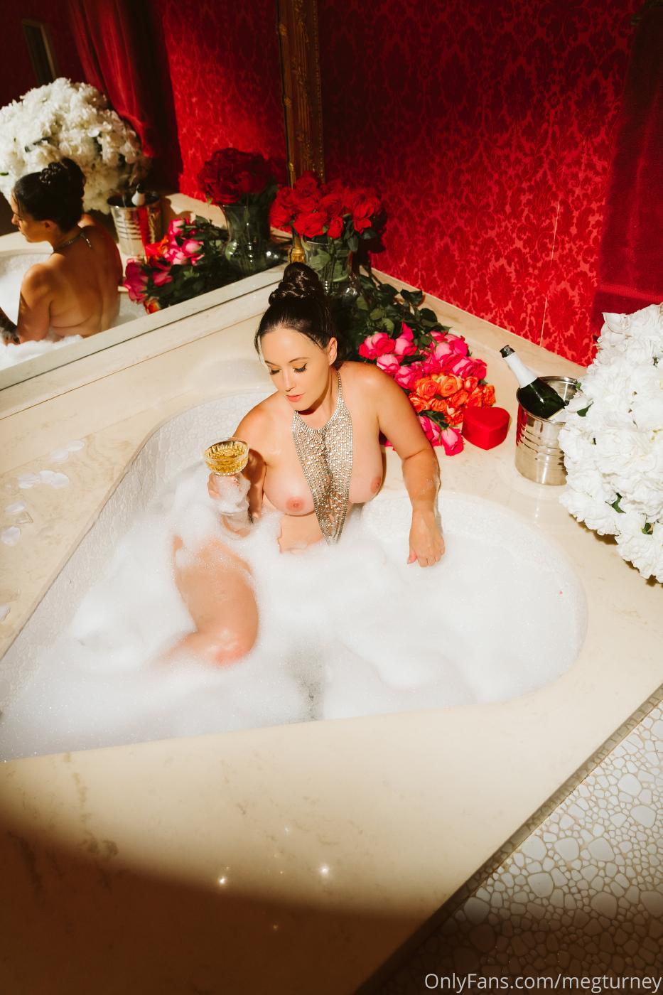 Meg Turney Nude Bath Boobies Onlyfans Set Leaked 0016