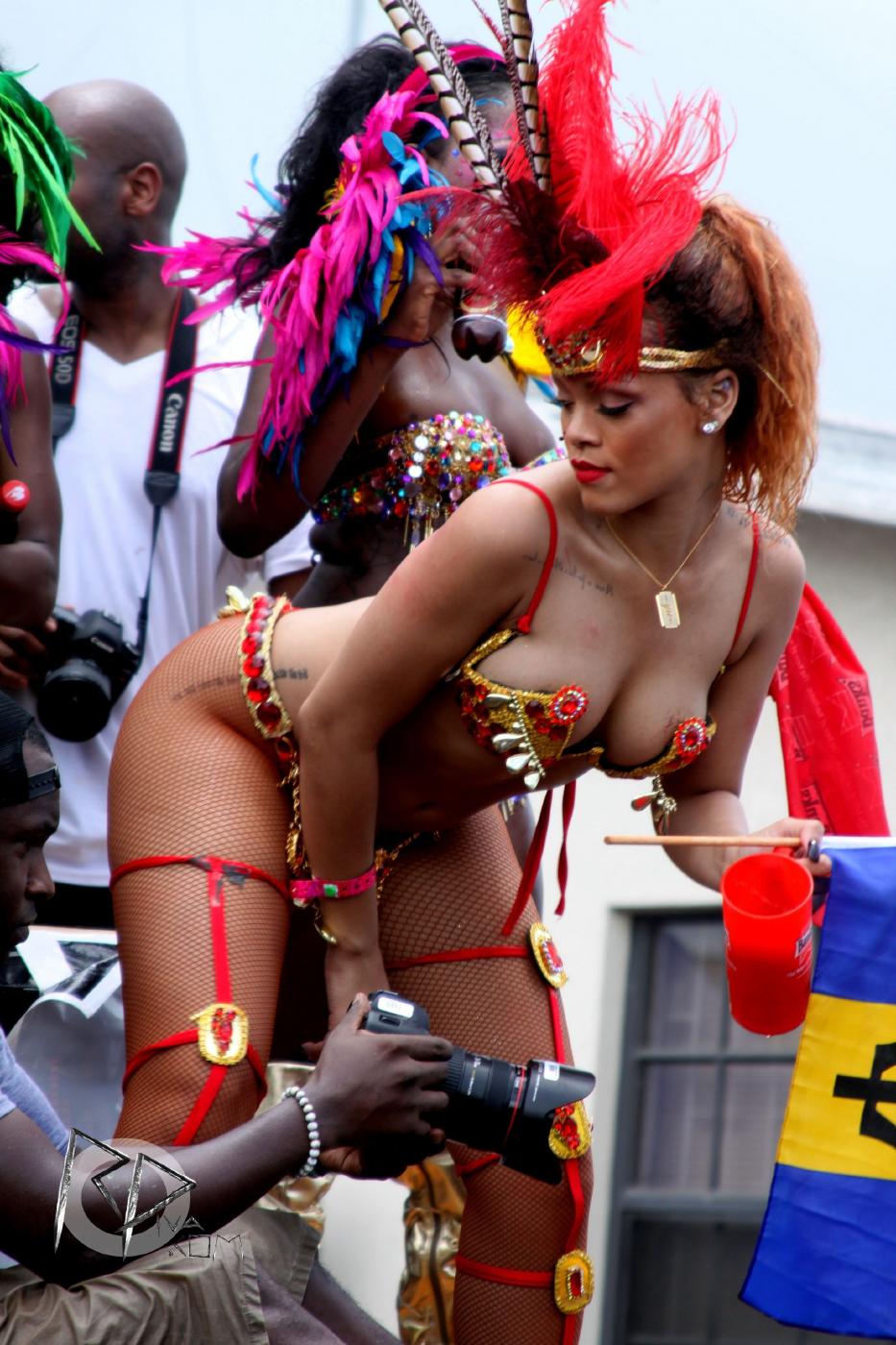 Rihanna Bikini Nip Slip Barbados Festival Photos Leaked 0001