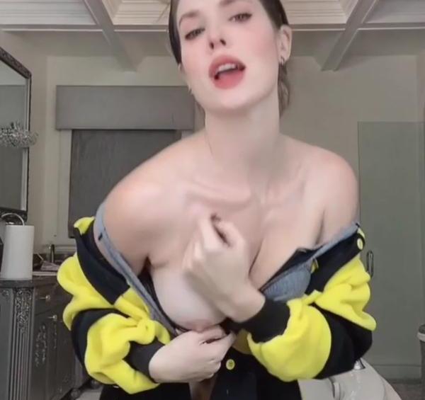 Amanda Cerny Nipple Slip Stripping Onlyfans Video Leaked
