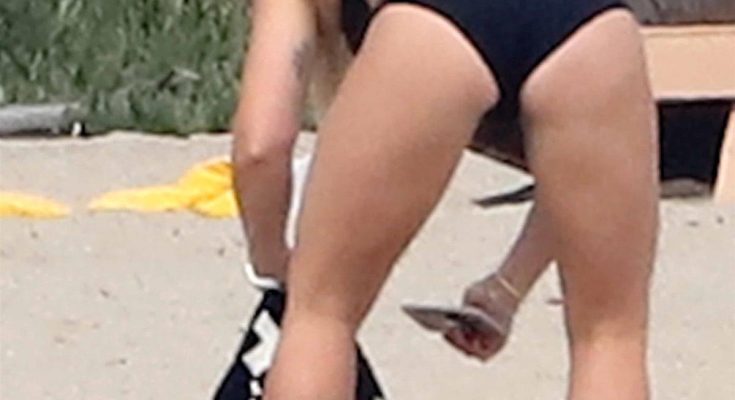 Hilary Duff Beach Bikini Set Leaked 0008