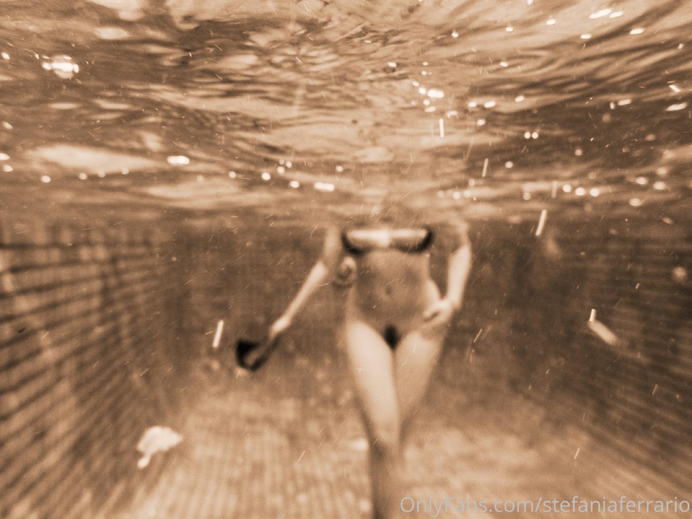Stefania Ferrario Nude Underwater Pool Onlyfans Set Leaked 0015