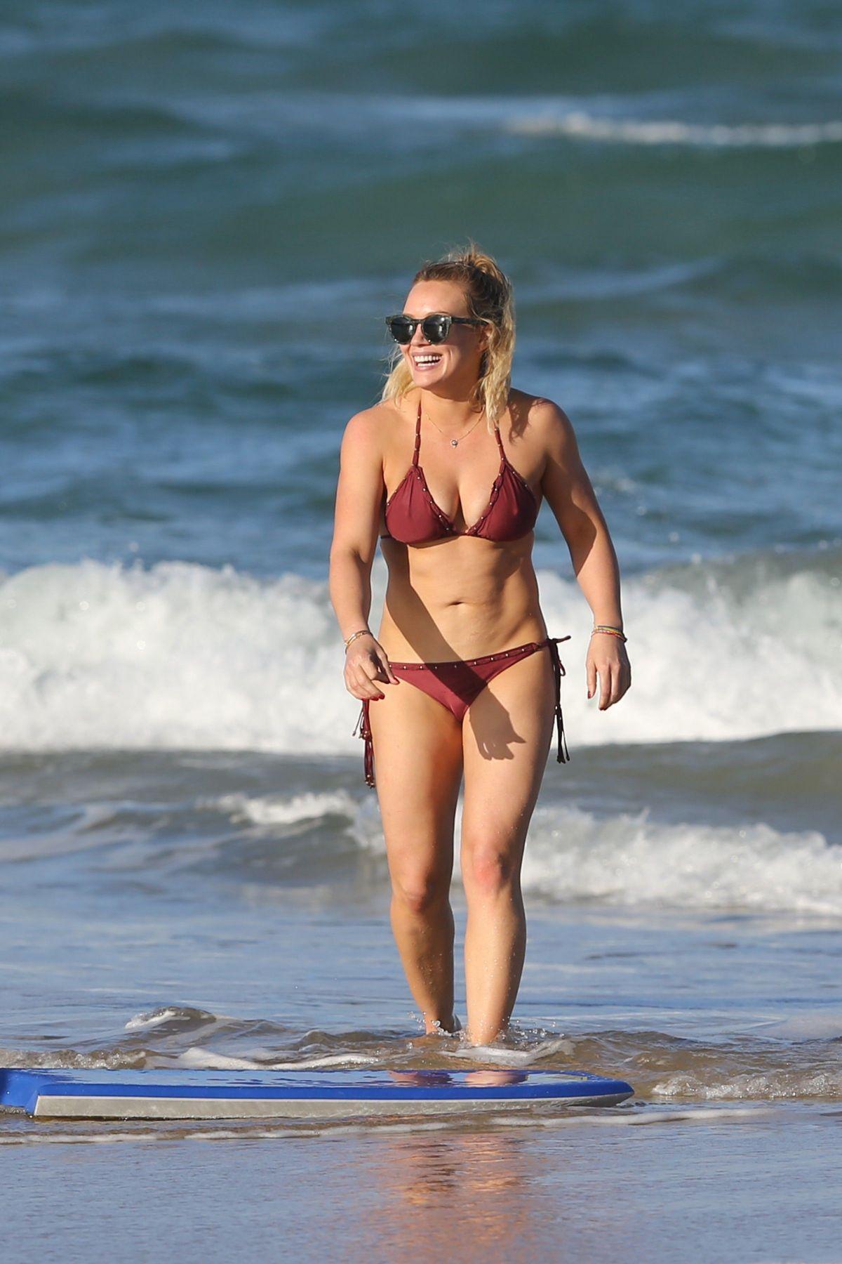 Hilary Duff Bikini Beach Candid Set Leaked 0011