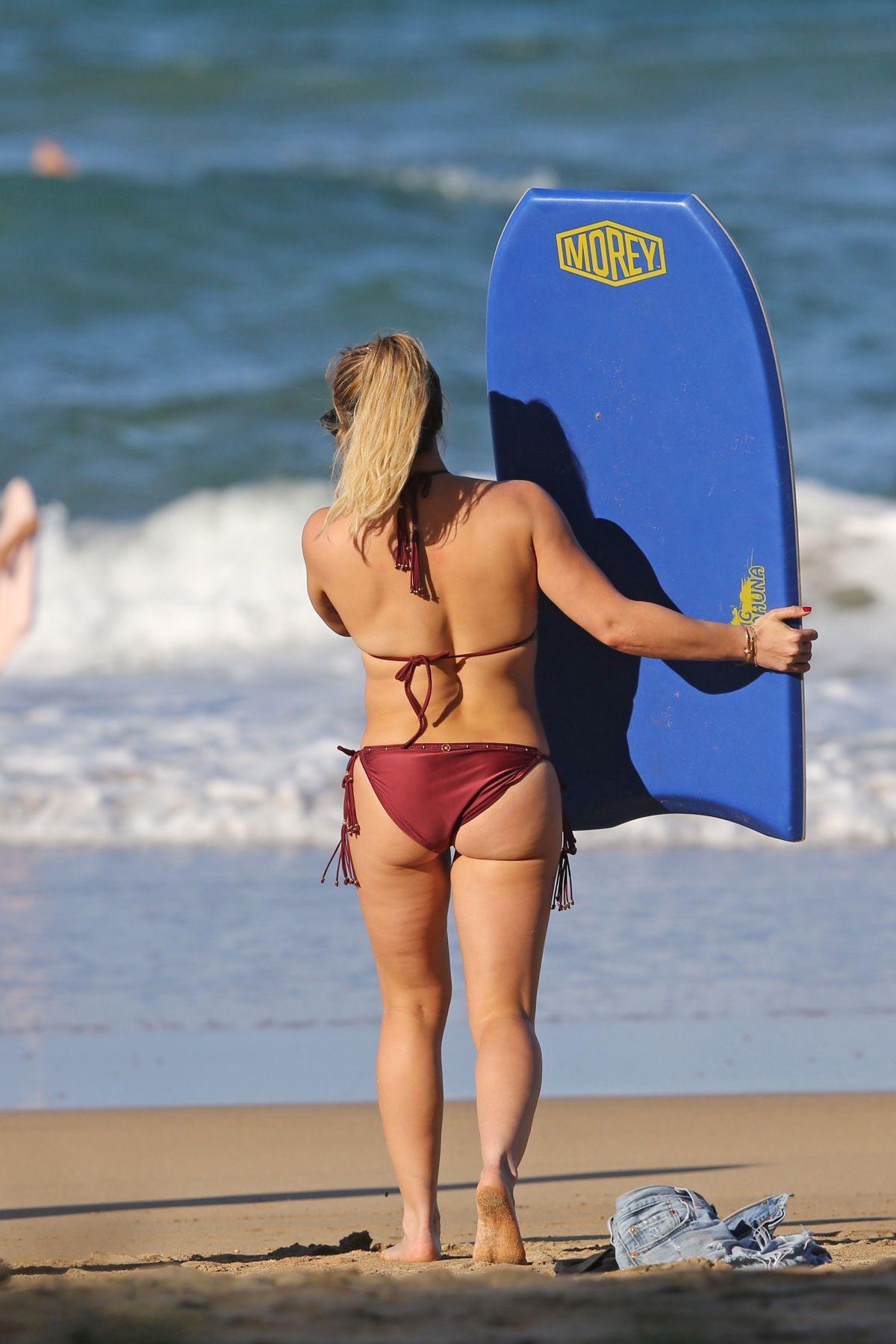 Hilary Duff Bikini Beach Candid Set Leaked 0015
