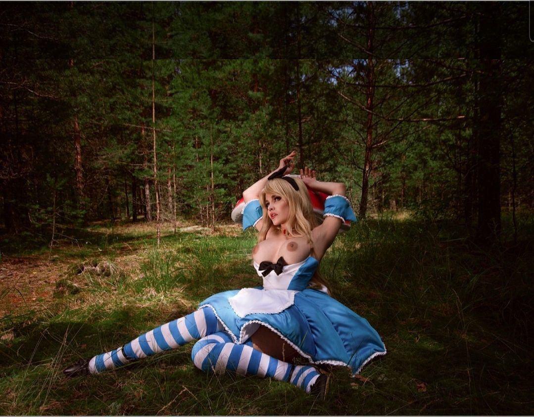 Kalinka Fox Alice In Wonderland Cosplay Video Leaked 0025