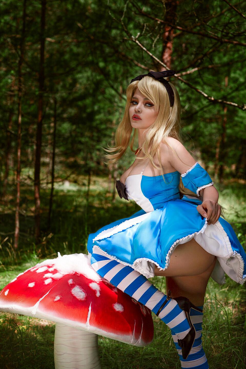 Kalinka Fox Alice In Wonderland Cosplay Video Leaked 0035
