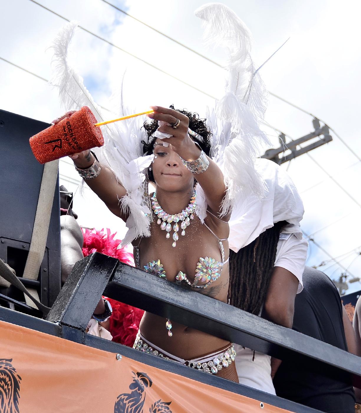 Rihanna Nip Slip Barbados Festival Photos Leaked 0023