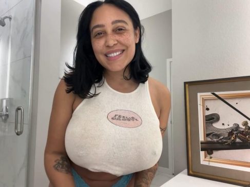 Emily Cheree Nude See-Through Onlyfans Video Leaked