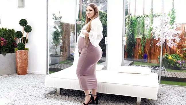 Casting Couch HD – Violet – Surprise